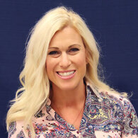 Kelly Thobe headshot